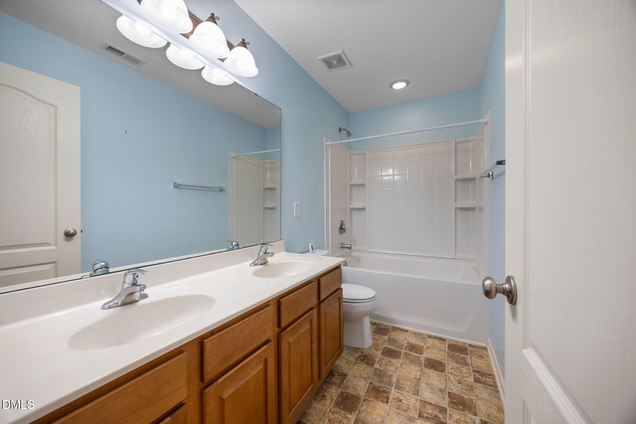 1001 Deshire Lane