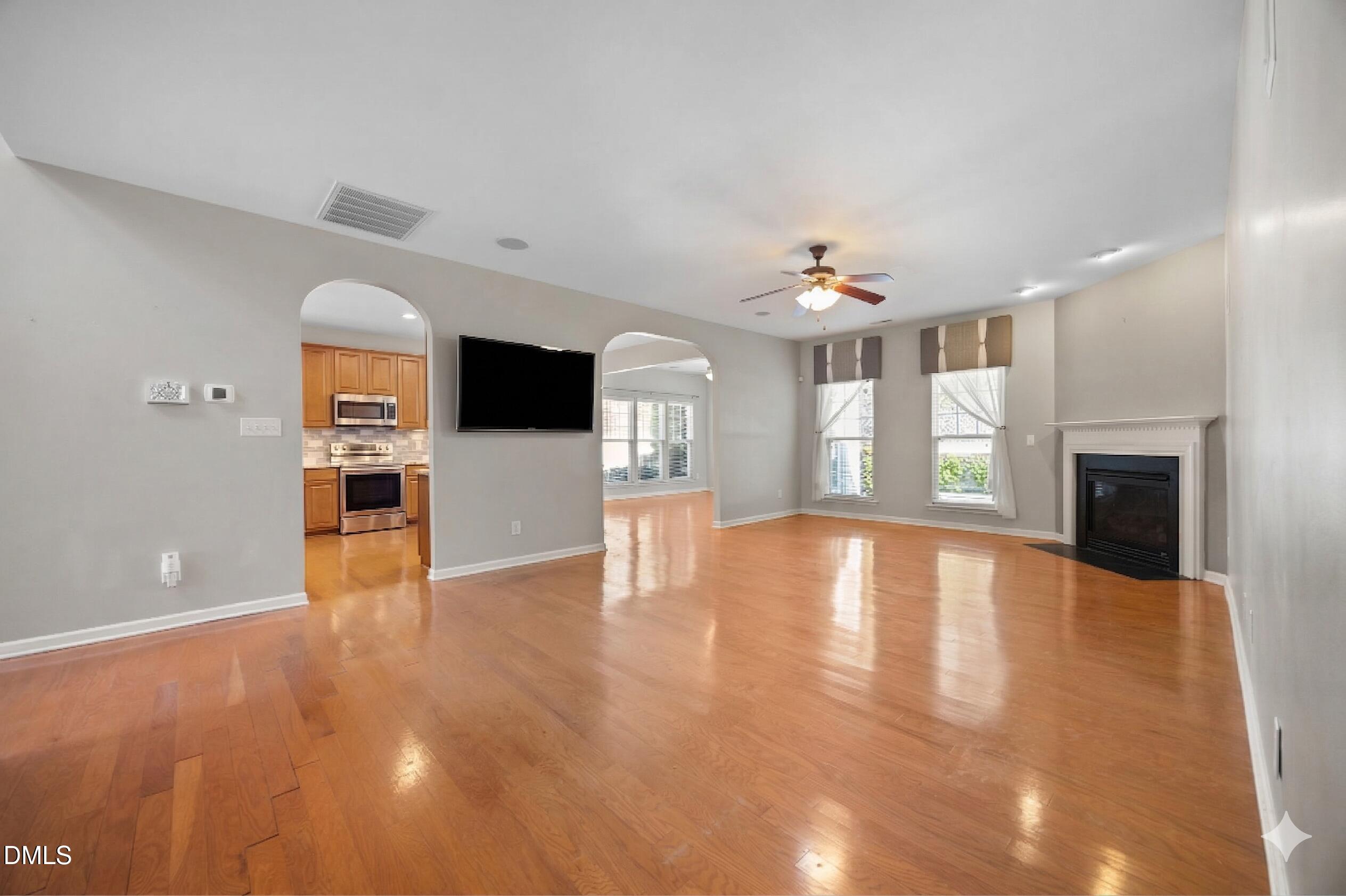 1001 Deshire Lane