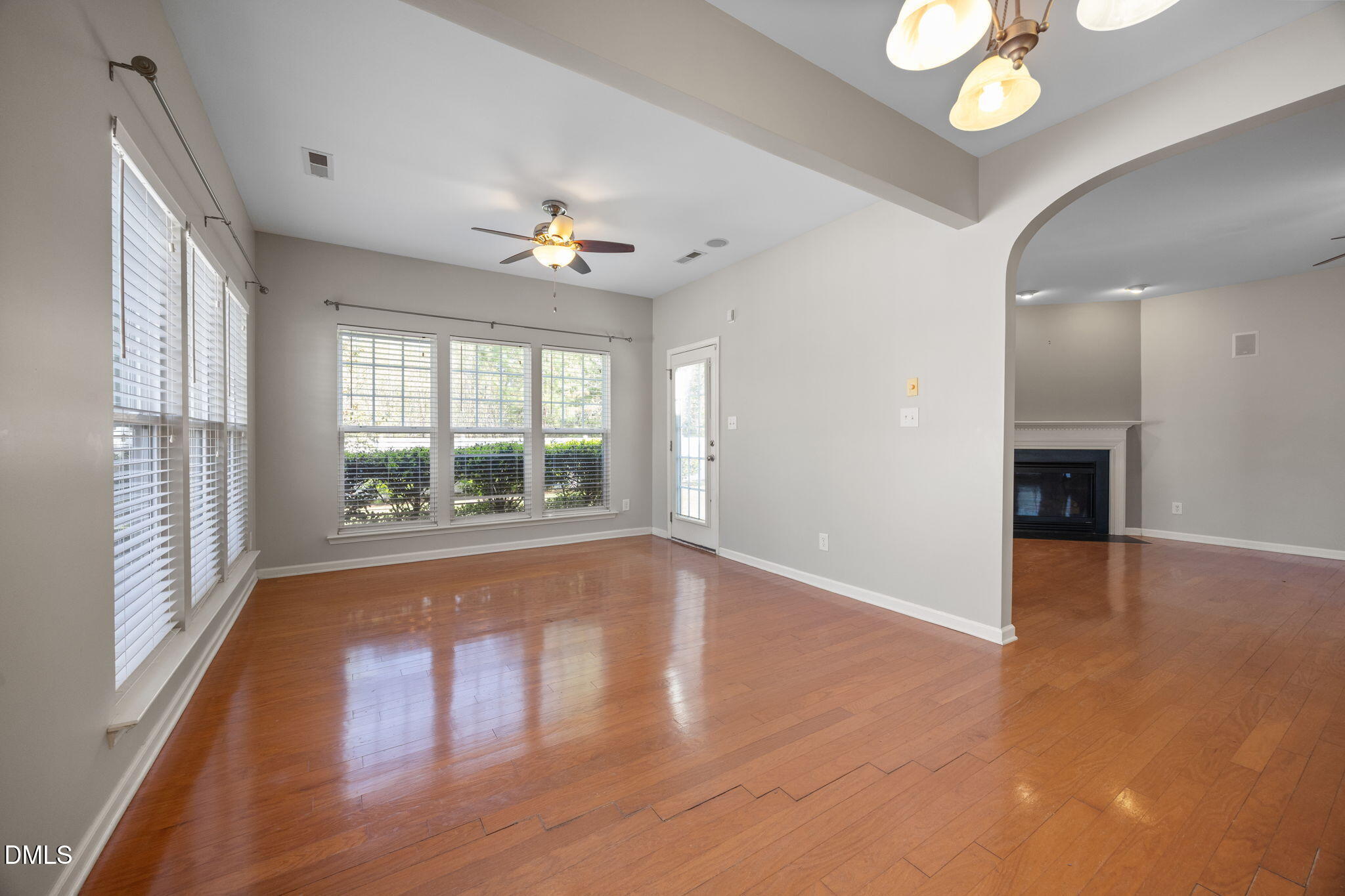 1001 Deshire Lane