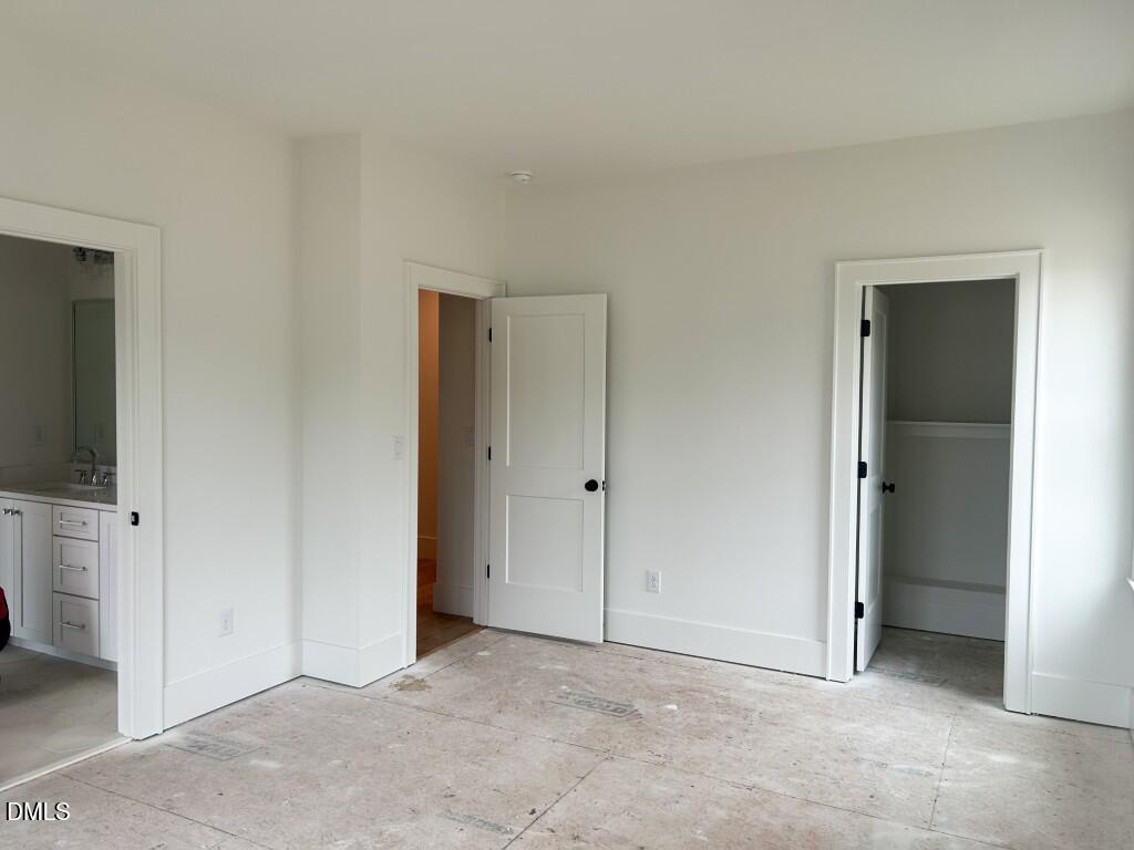 5865 Carriage Gate Drive