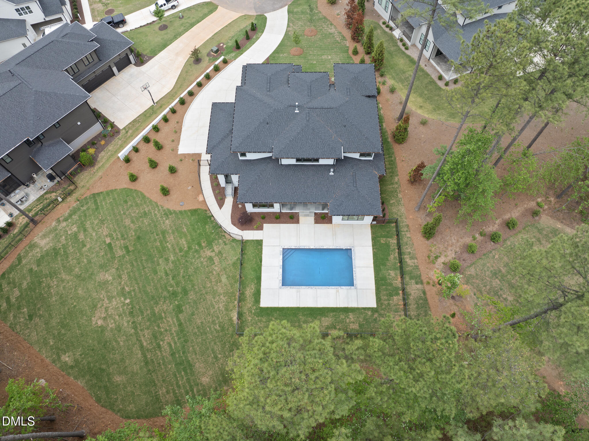 7804 Ailesbury Road