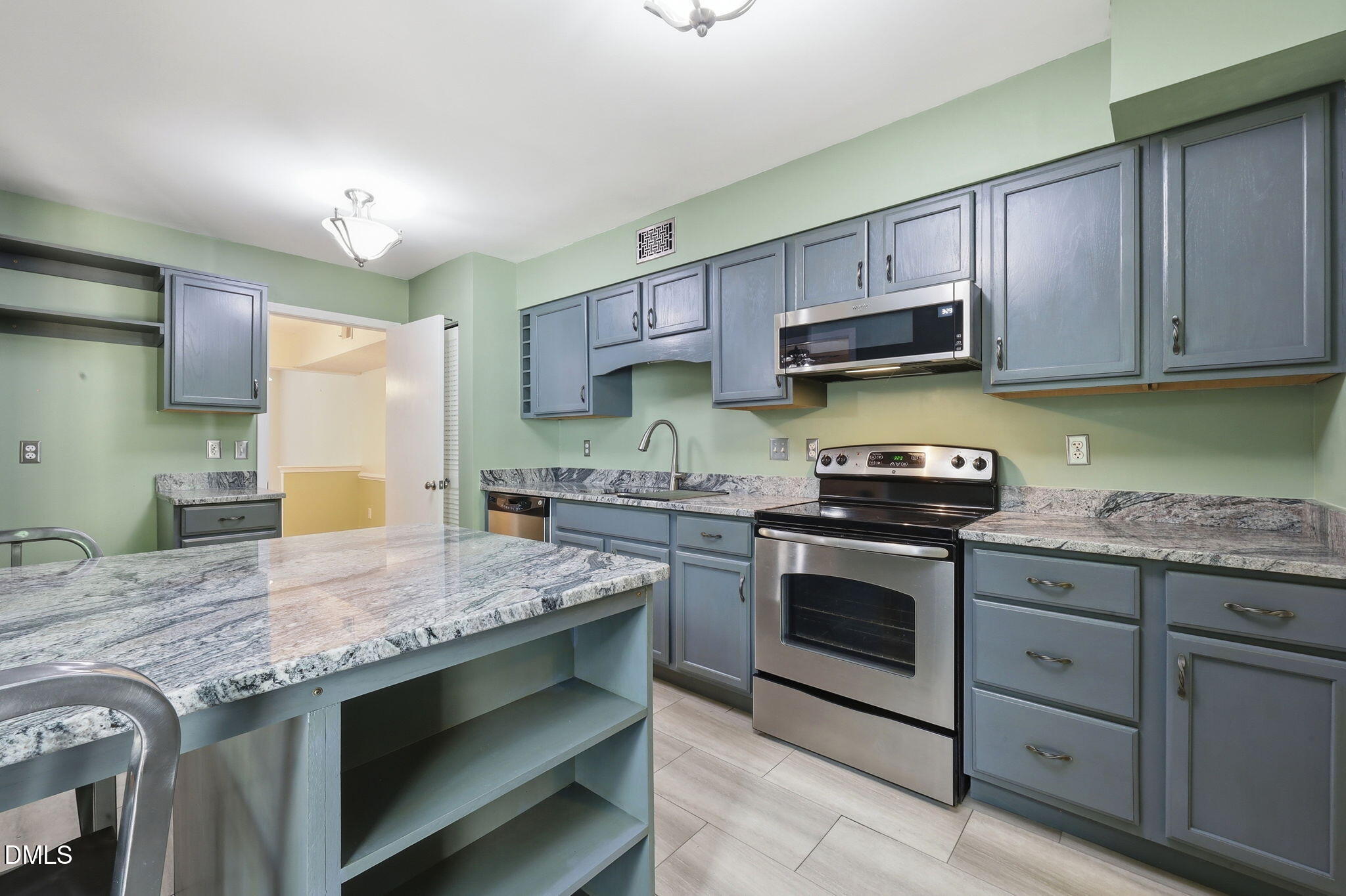1302 Springlawn Court