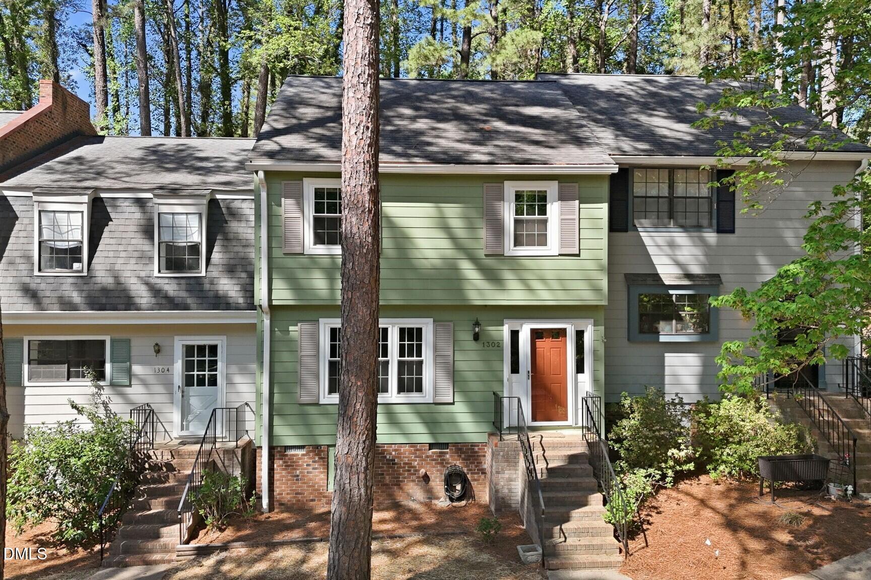 1302 Springlawn Court