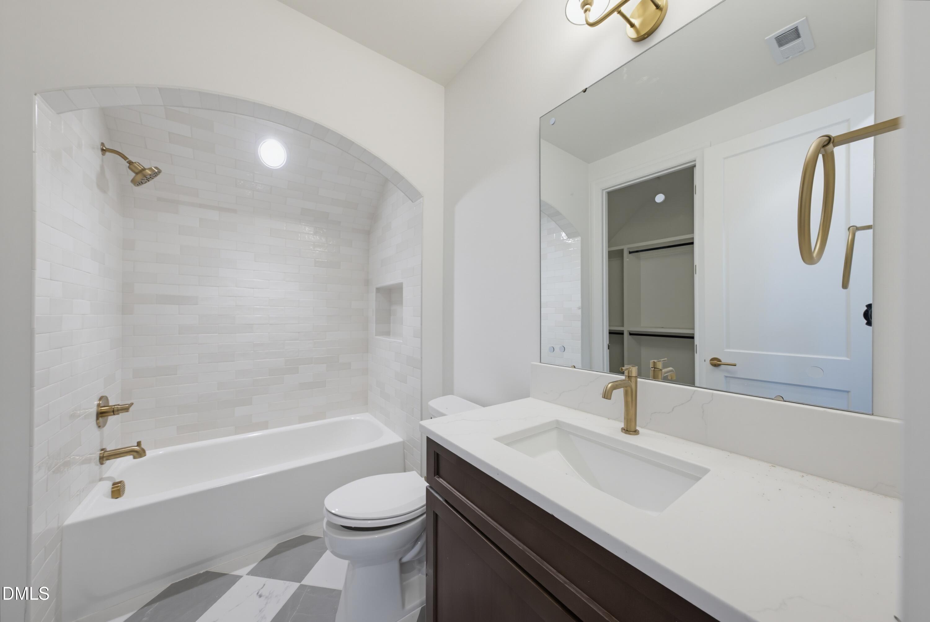 2509 Rosslare Pond Trail