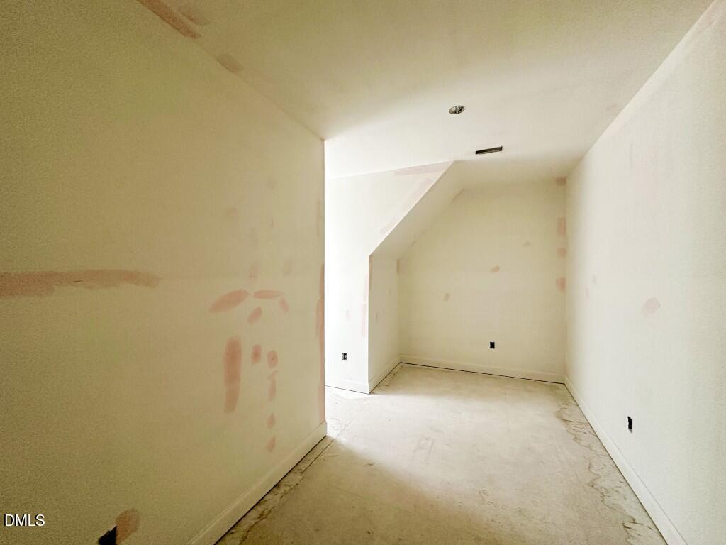 215 Broadleaf Lane