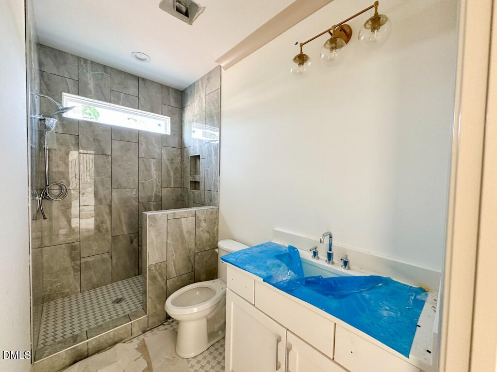 215 Broadleaf Lane