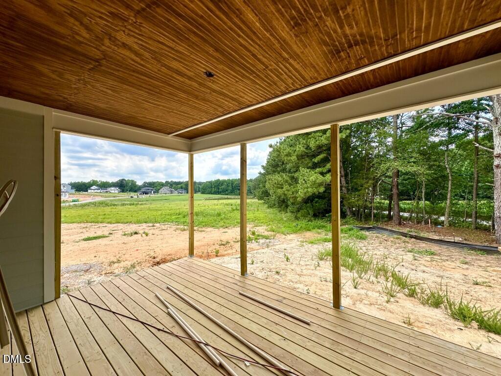 215 Broadleaf Lane