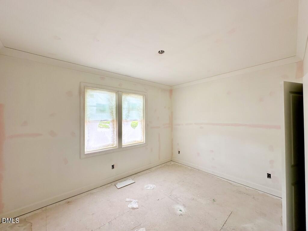 215 Broadleaf Lane