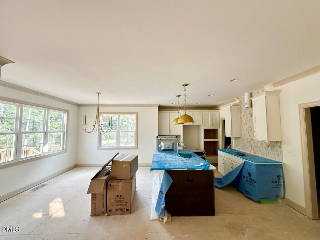 215 Broadleaf Lane