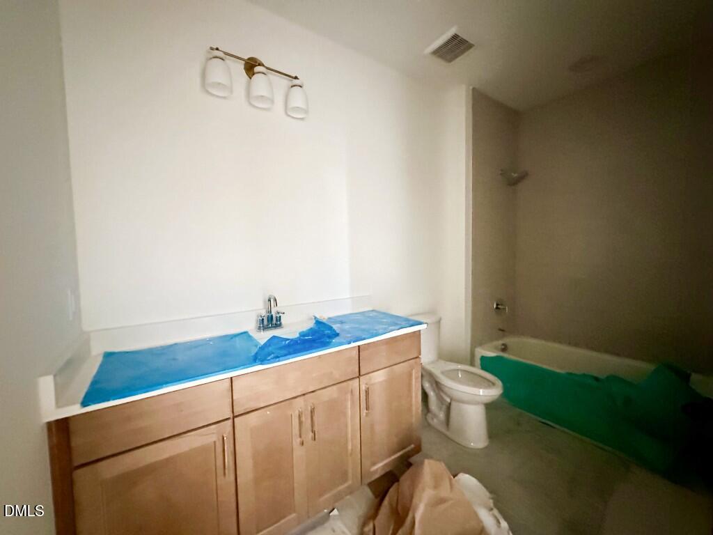215 Broadleaf Lane