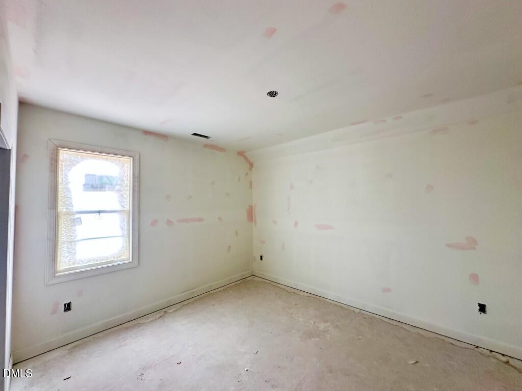 215 Broadleaf Lane