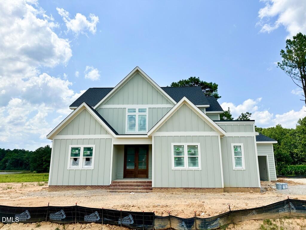 215 Broadleaf Lane