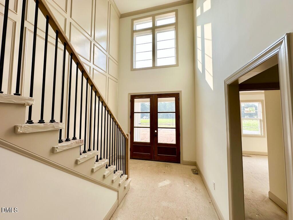 215 Broadleaf Lane