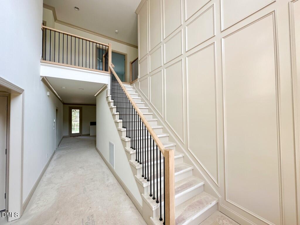 215 Broadleaf Lane