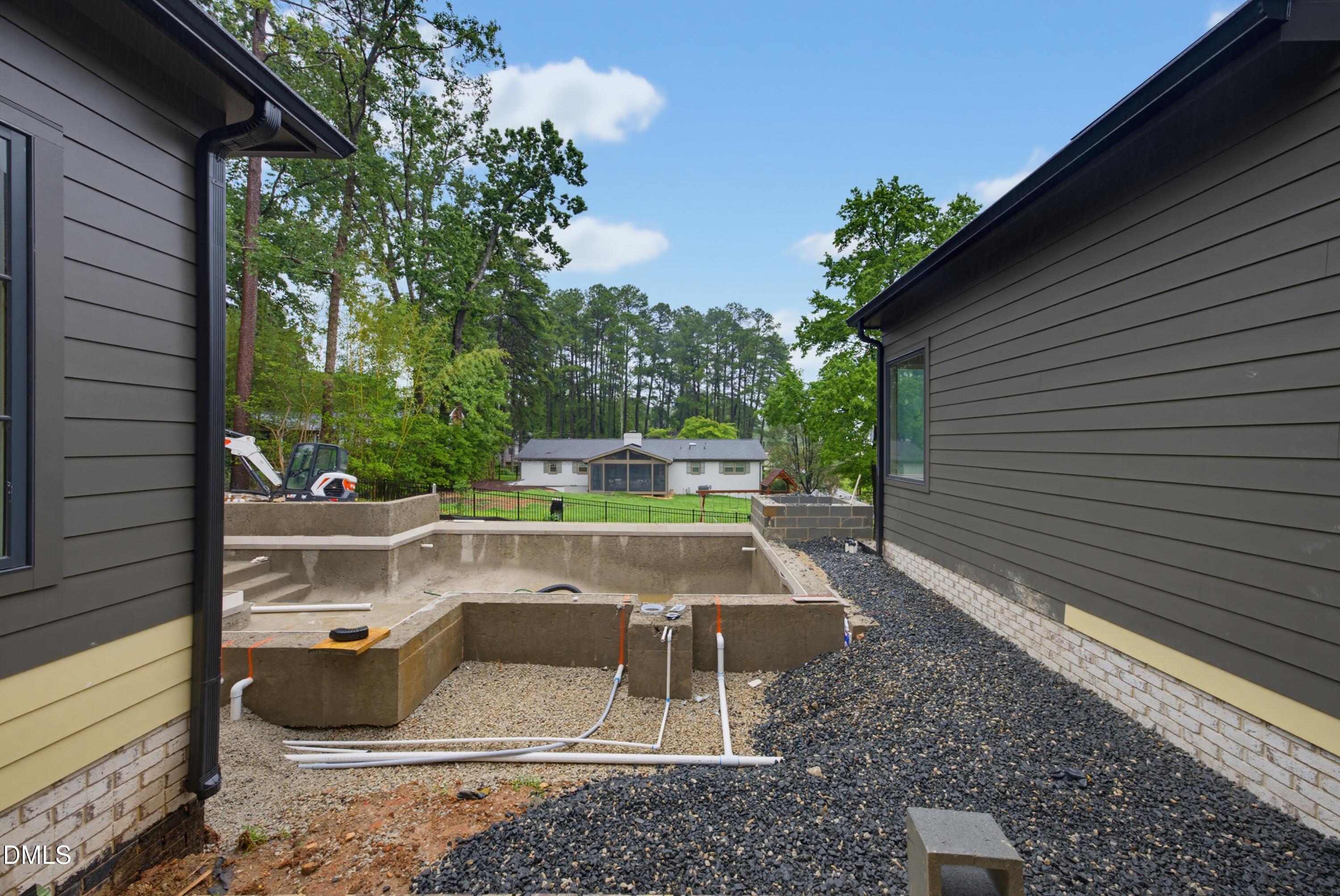 1221 Gunnison Place