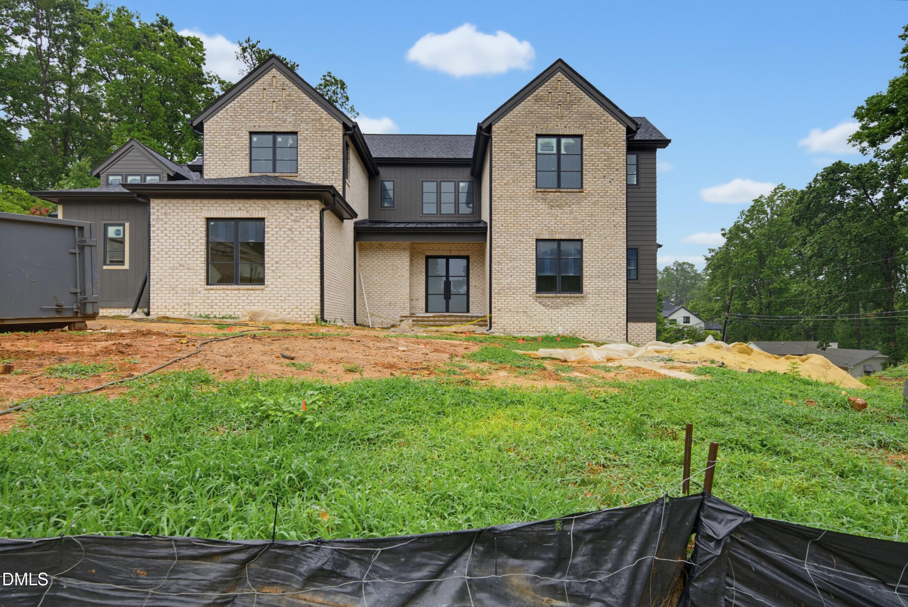 1221 Gunnison Place