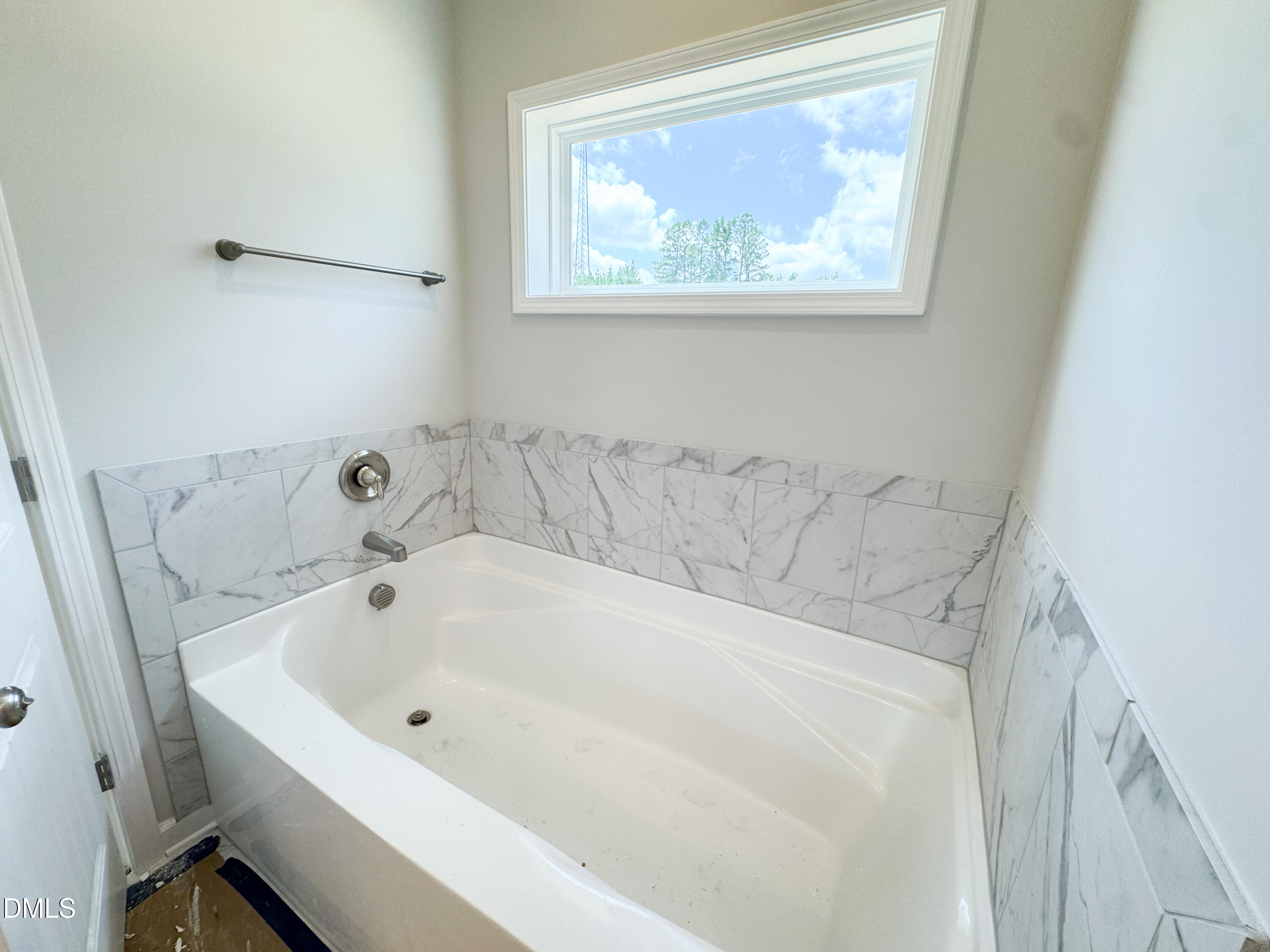 10 Diamond Creek Drive
