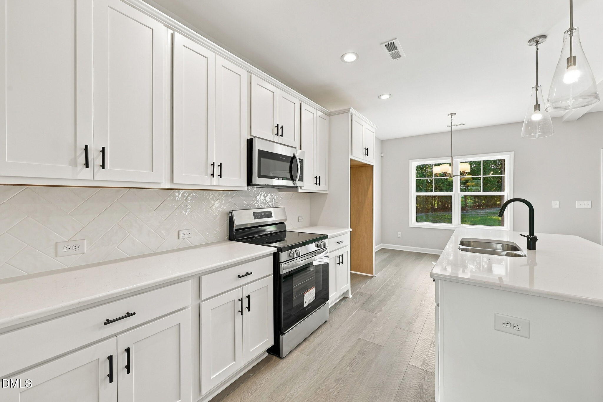 10 Diamond Creek Drive