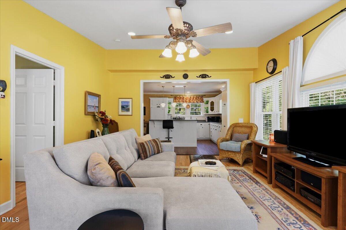 219 N Hollybrook Road