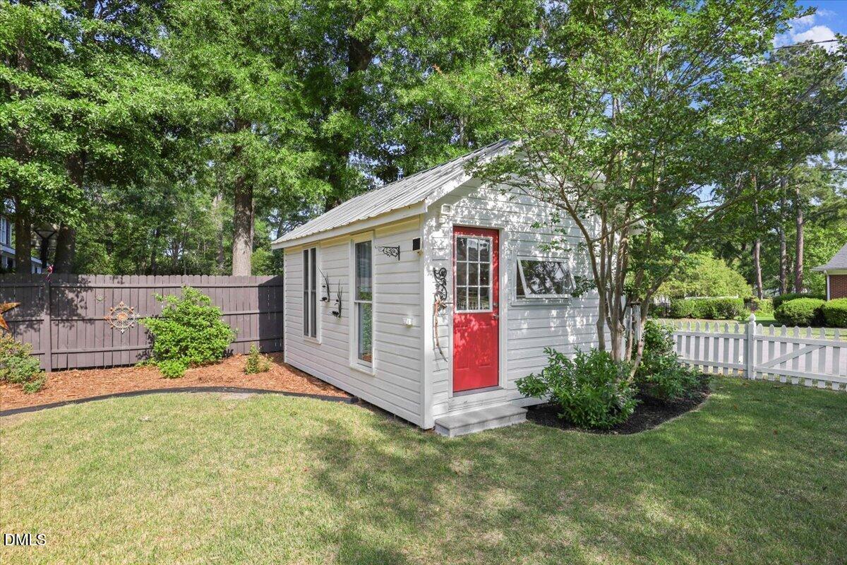 219 N Hollybrook Road