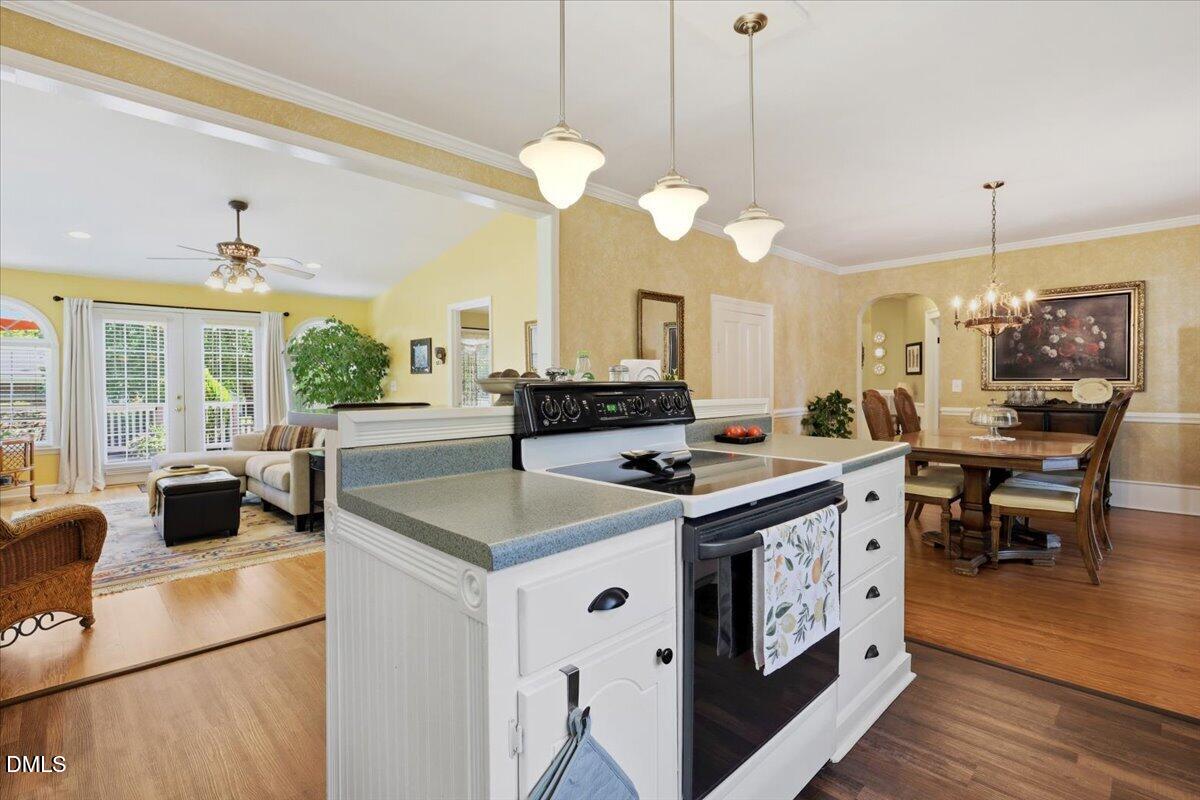 219 N Hollybrook Road