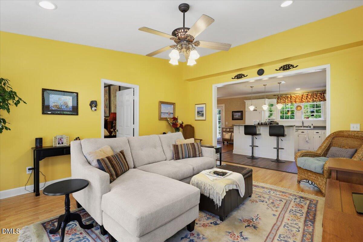 219 N Hollybrook Road