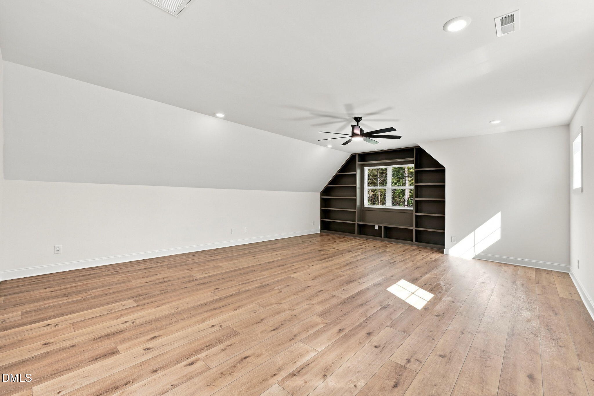 5317 Asher Woods