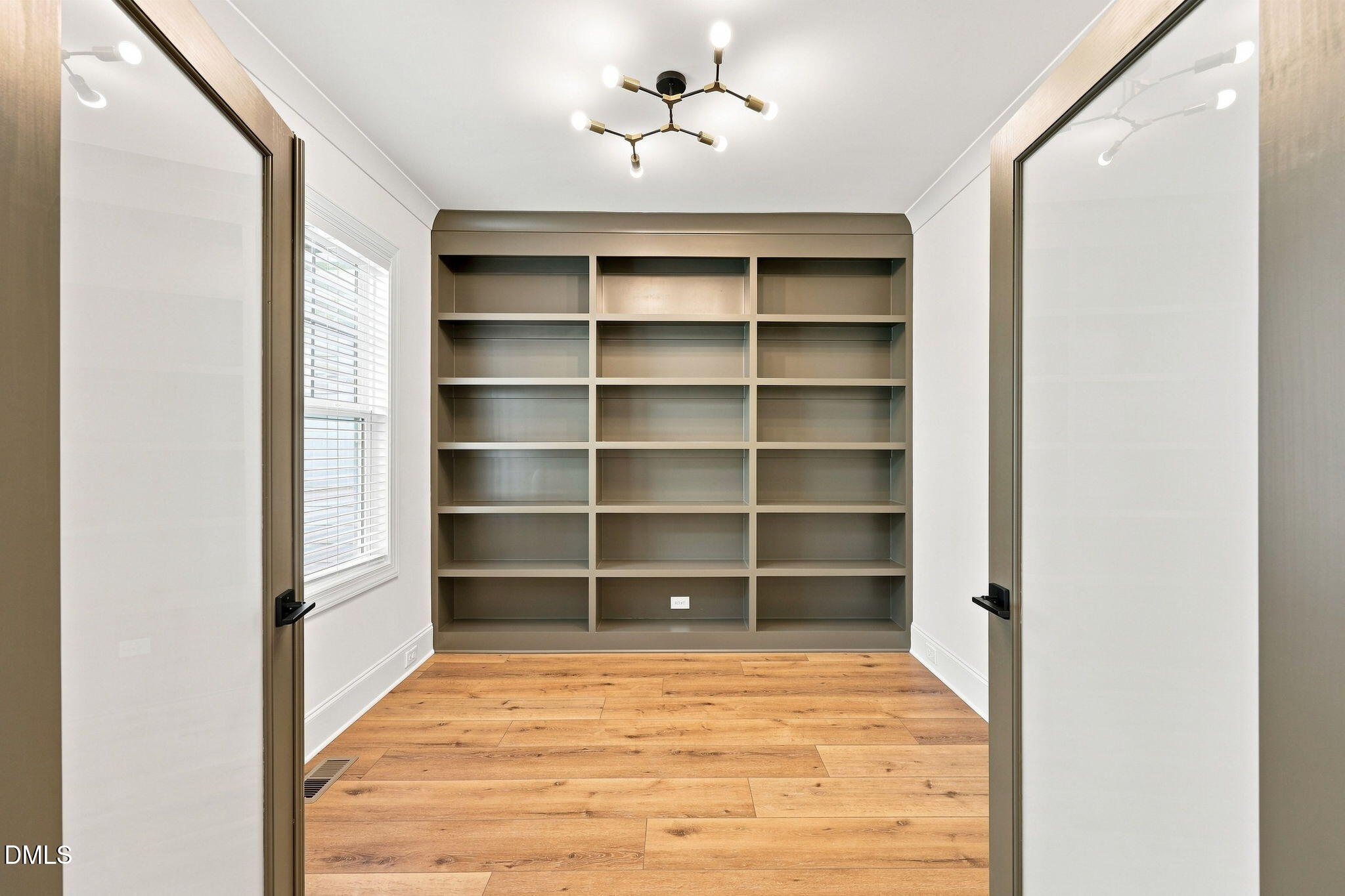 5317 Asher Woods