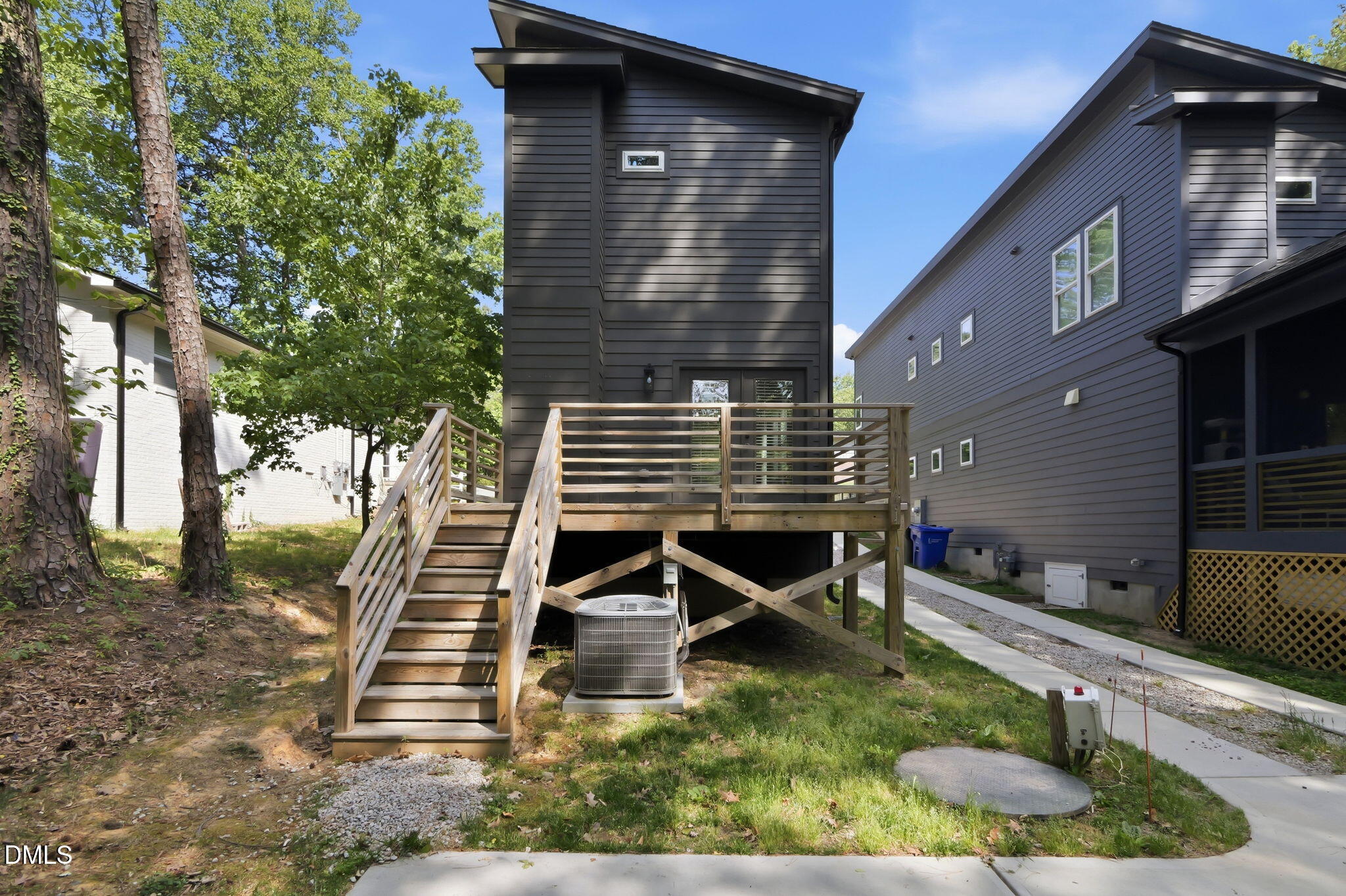 1124 E Geer Street