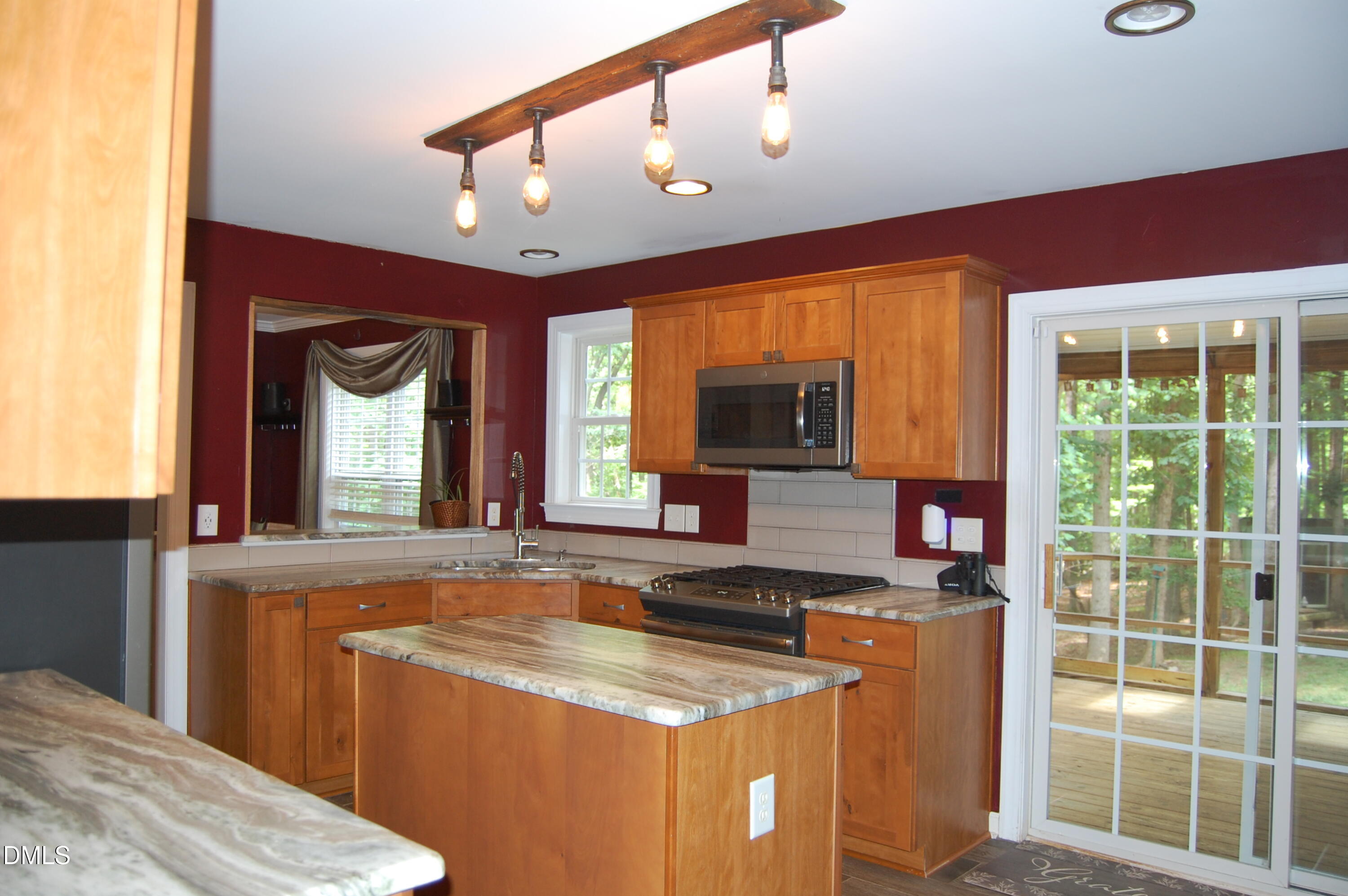 3703 Dillon Lane