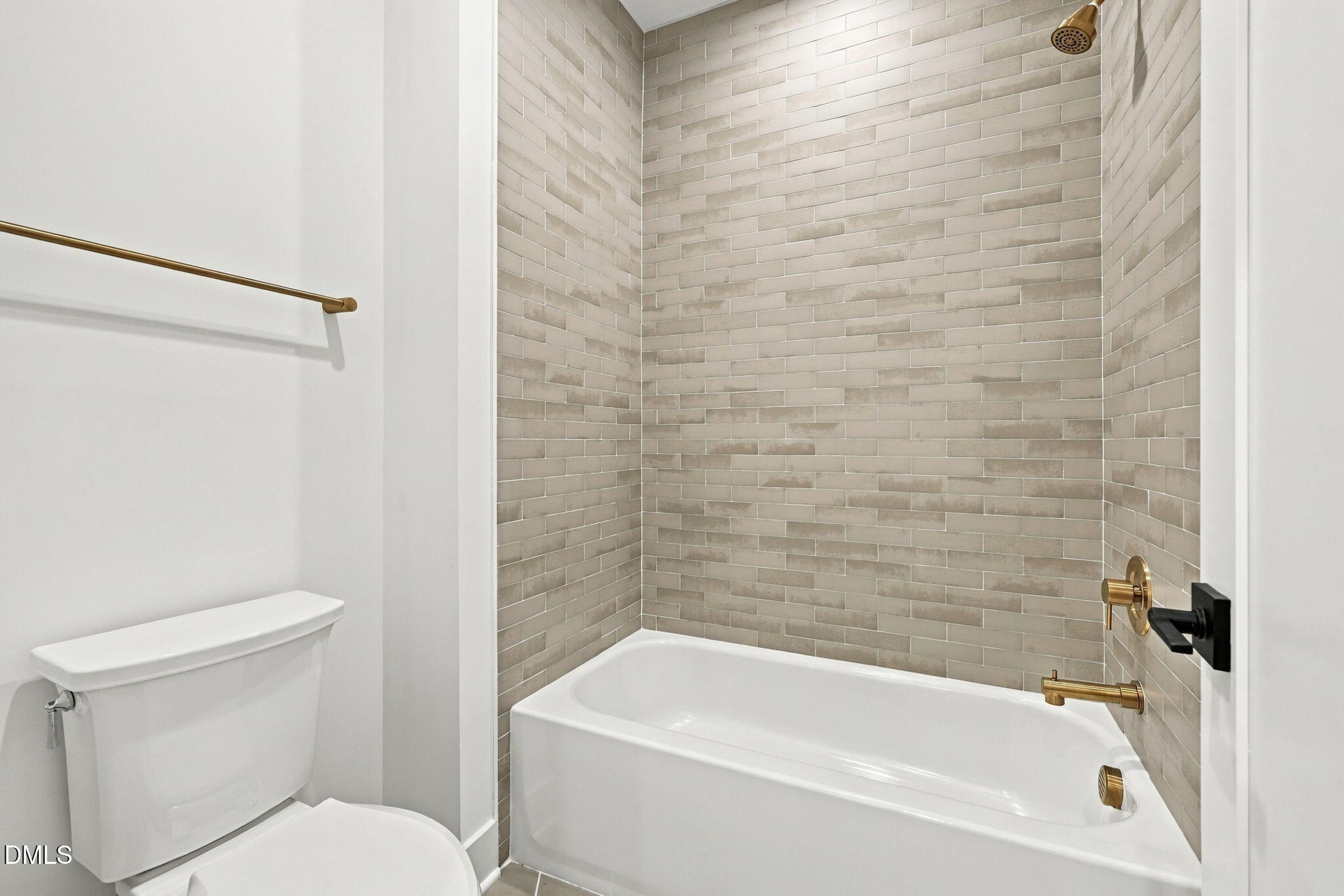 2453 Rosslare Mews Lane