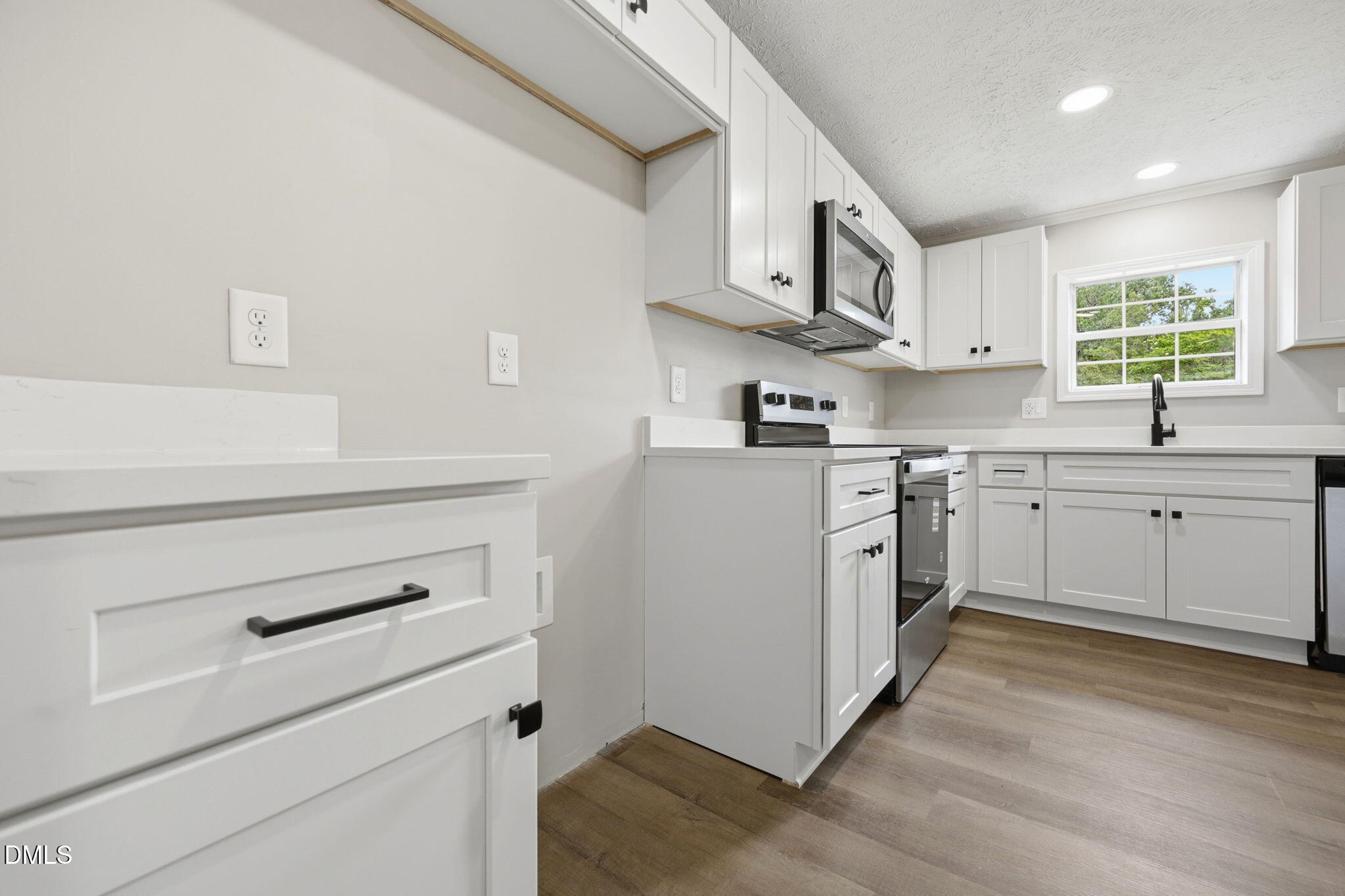 102 Pineview Drive