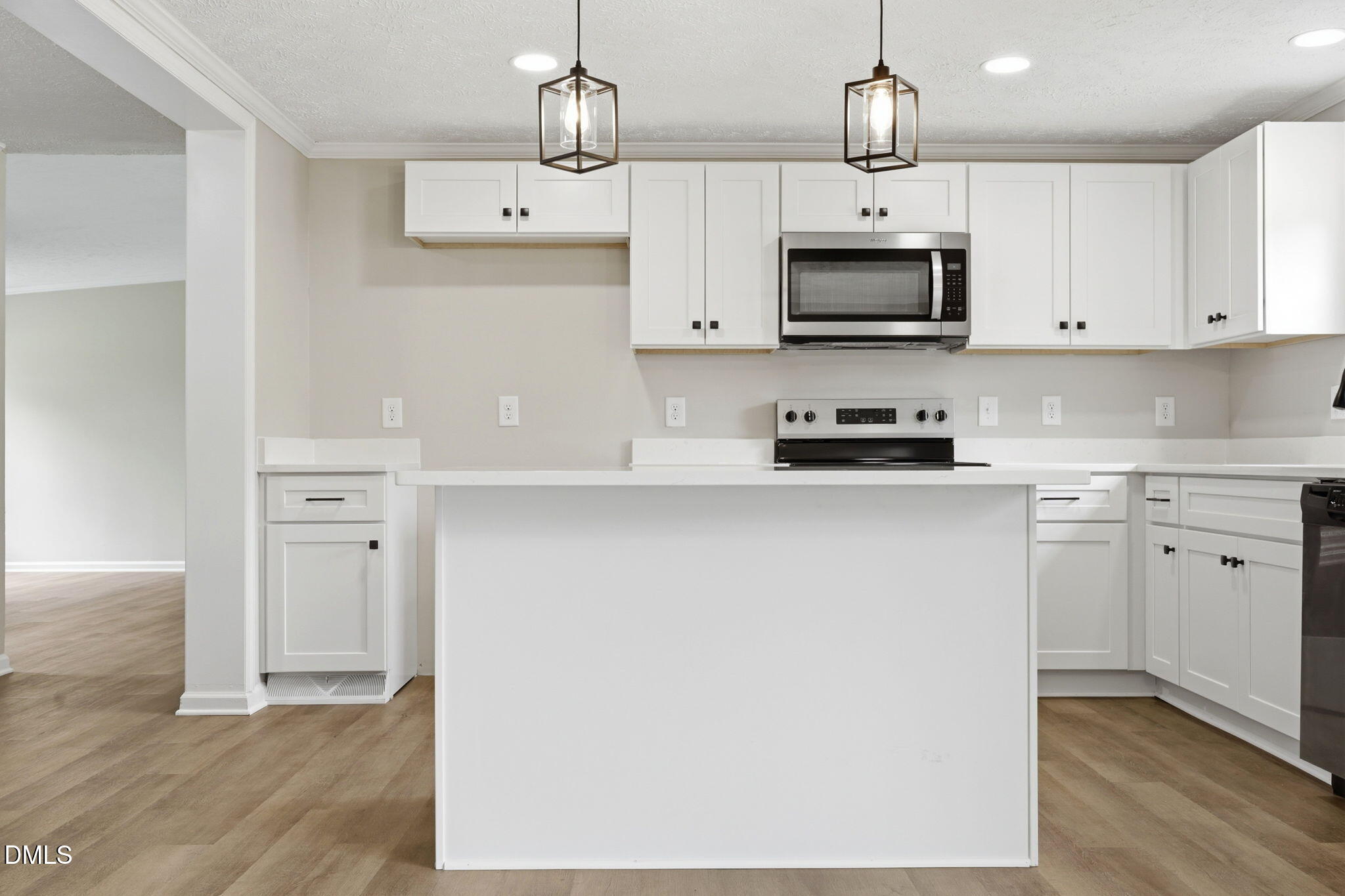 102 Pineview Drive