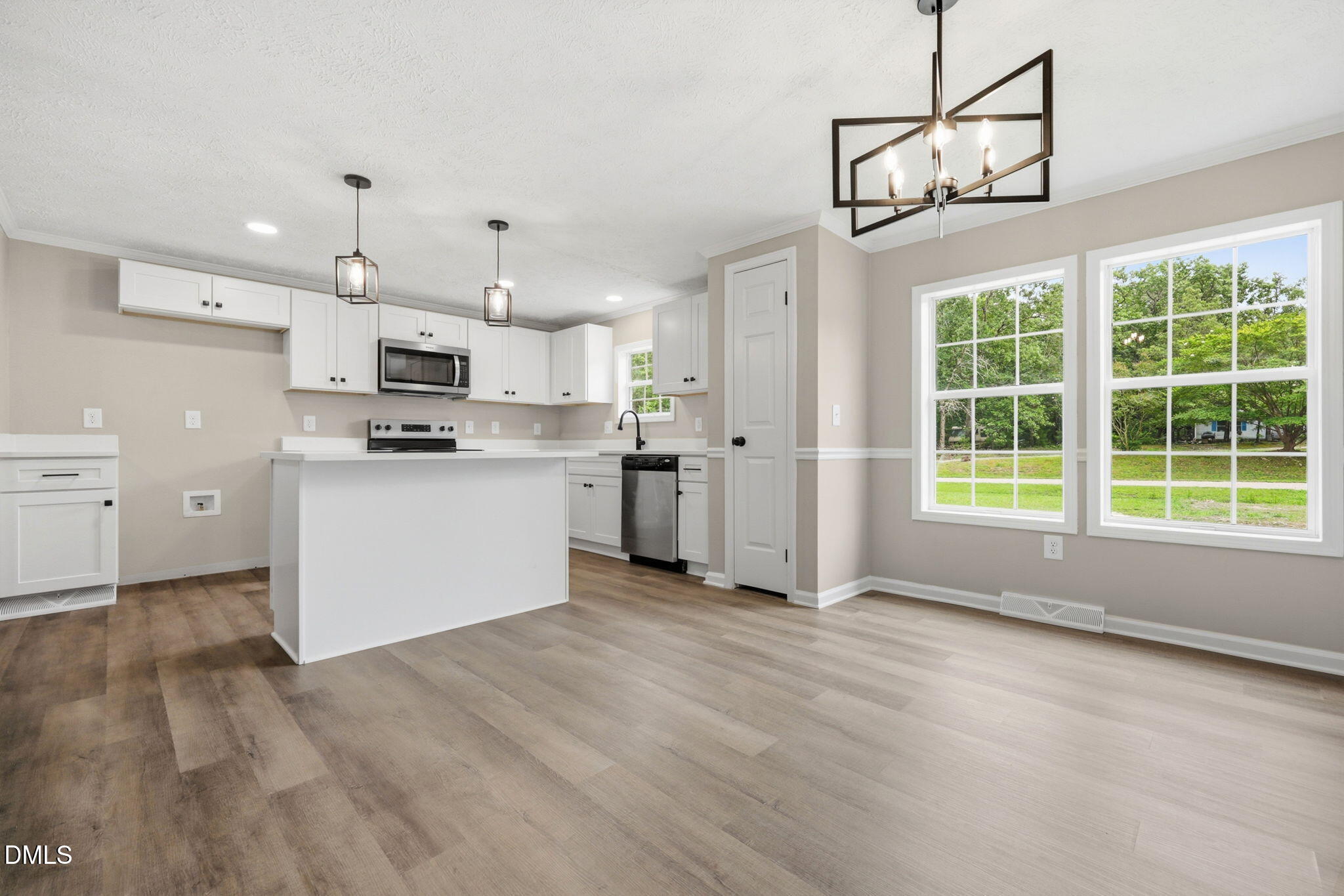 102 Pineview Drive