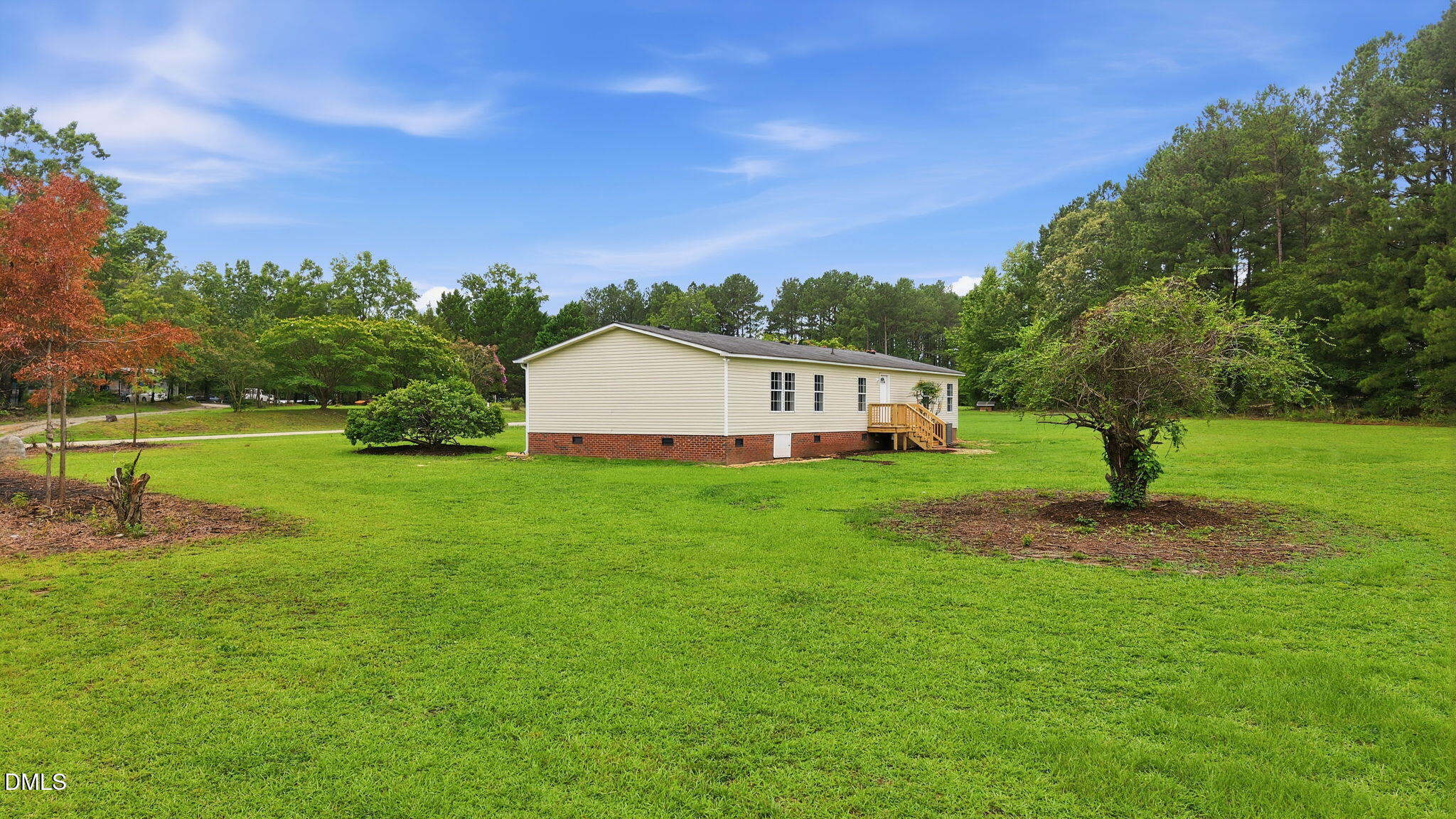 102 Pineview Drive