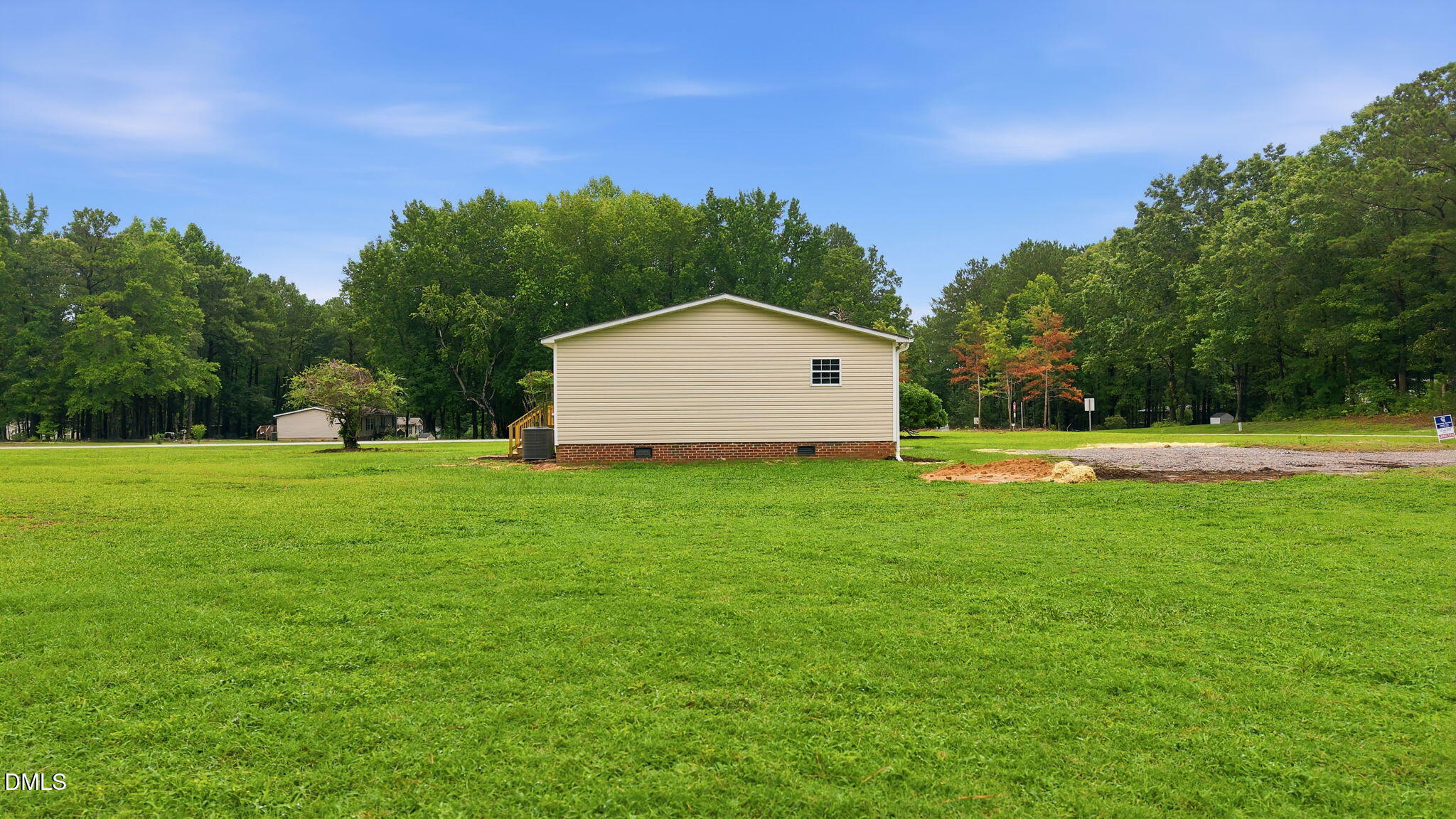 102 Pineview Drive