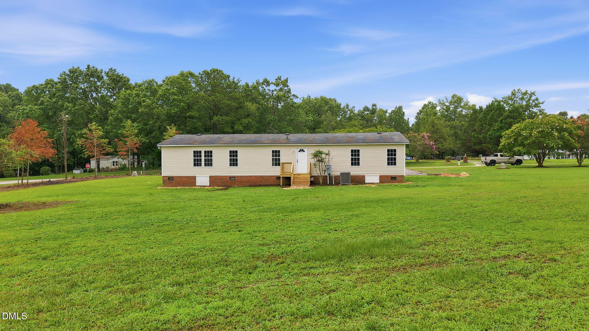 102 Pineview Drive