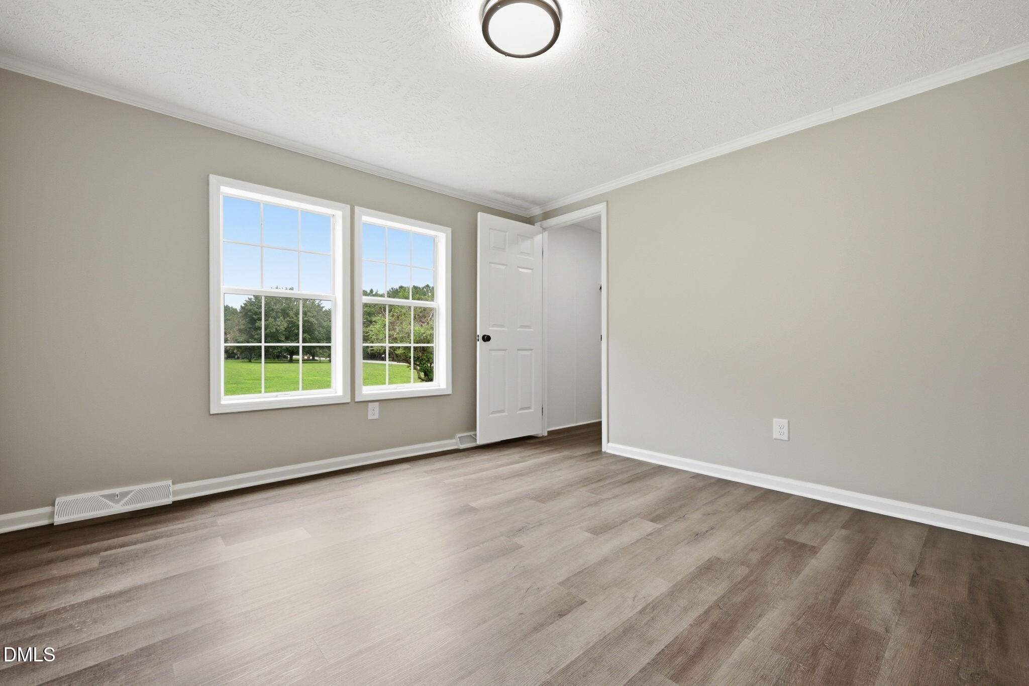 102 Pineview Drive