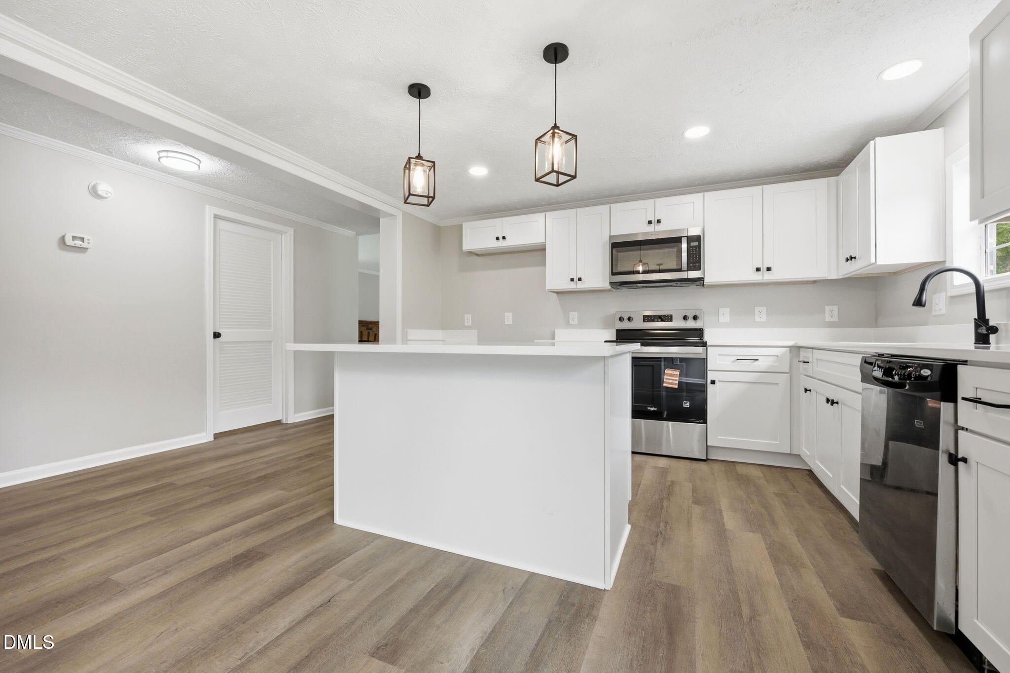 102 Pineview Drive