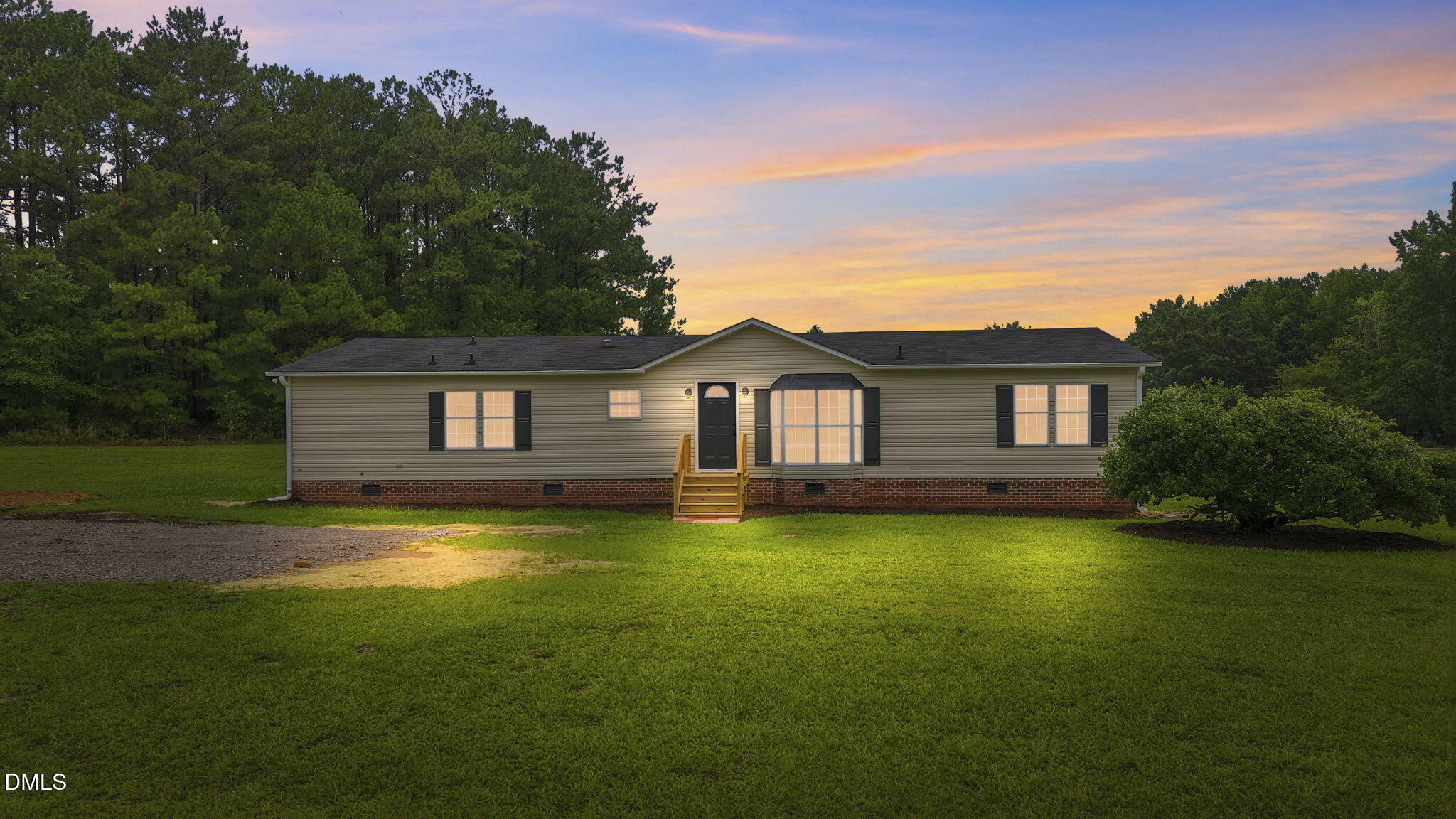 102 Pineview Drive