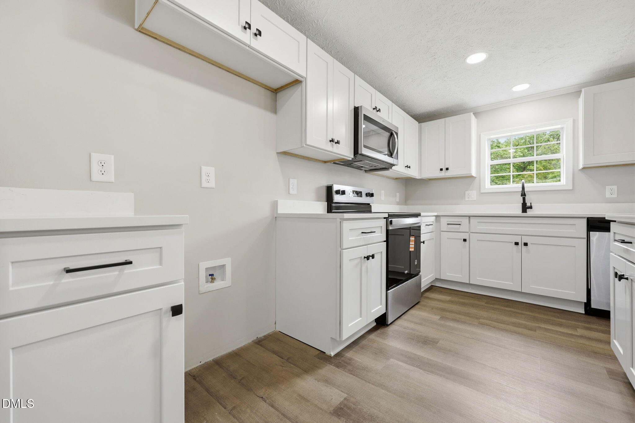 102 Pineview Drive