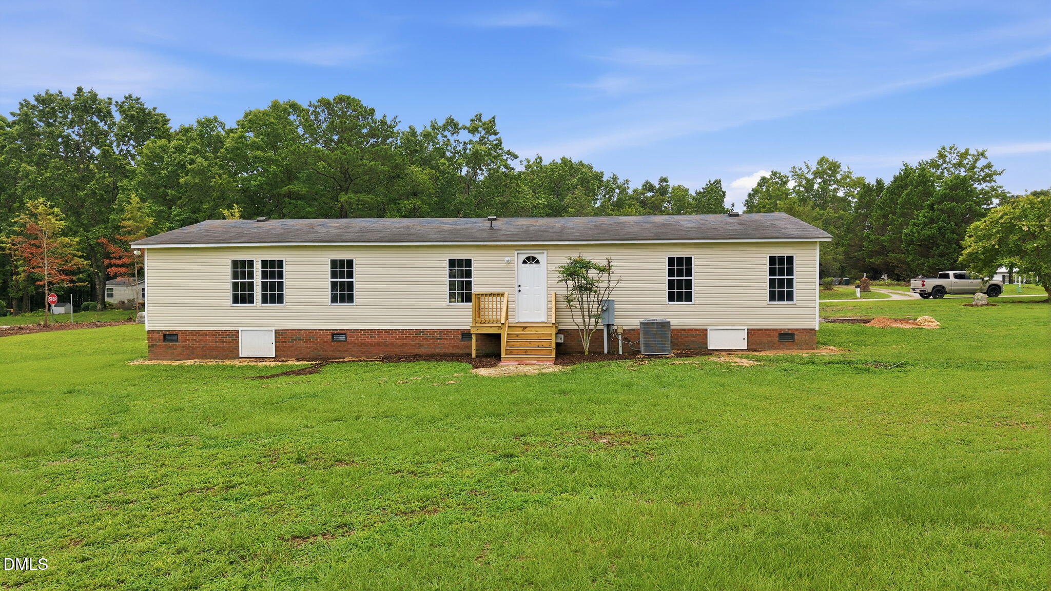 102 Pineview Drive