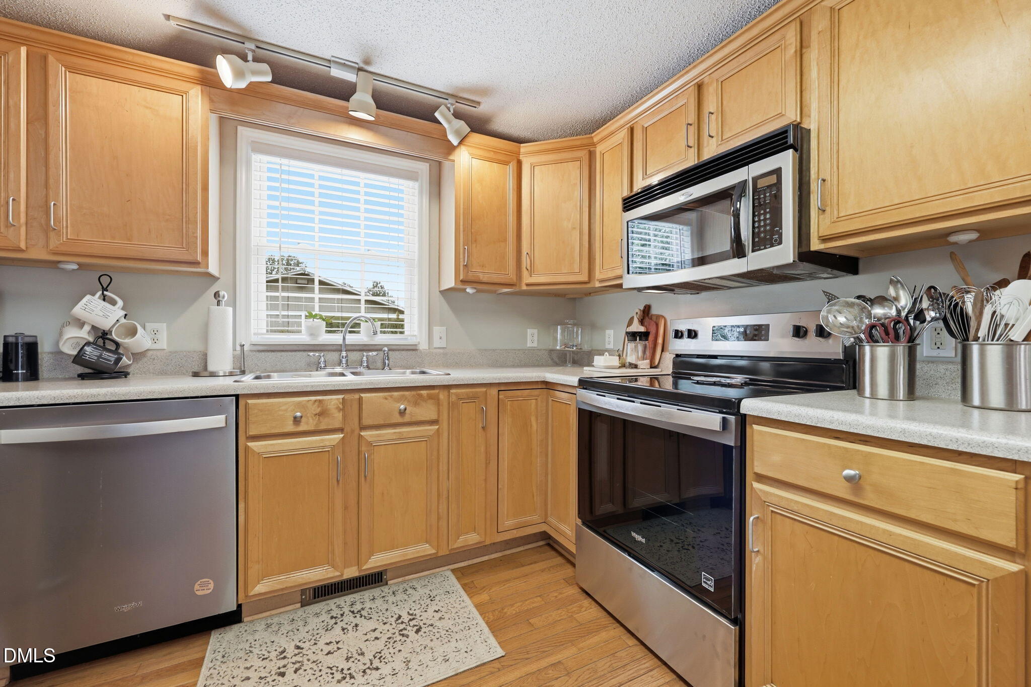 104 Pineview Drive