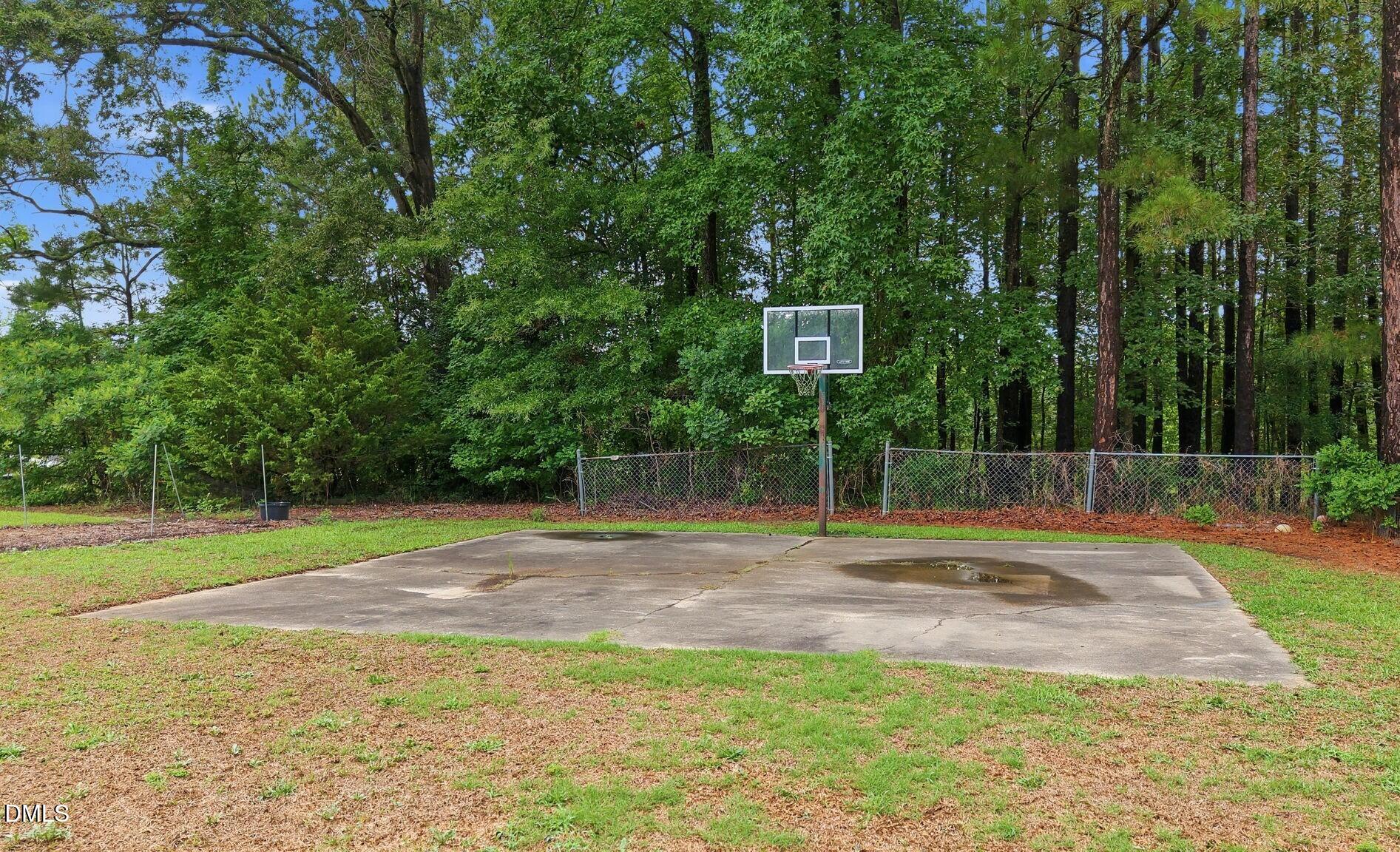 104 Pineview Drive