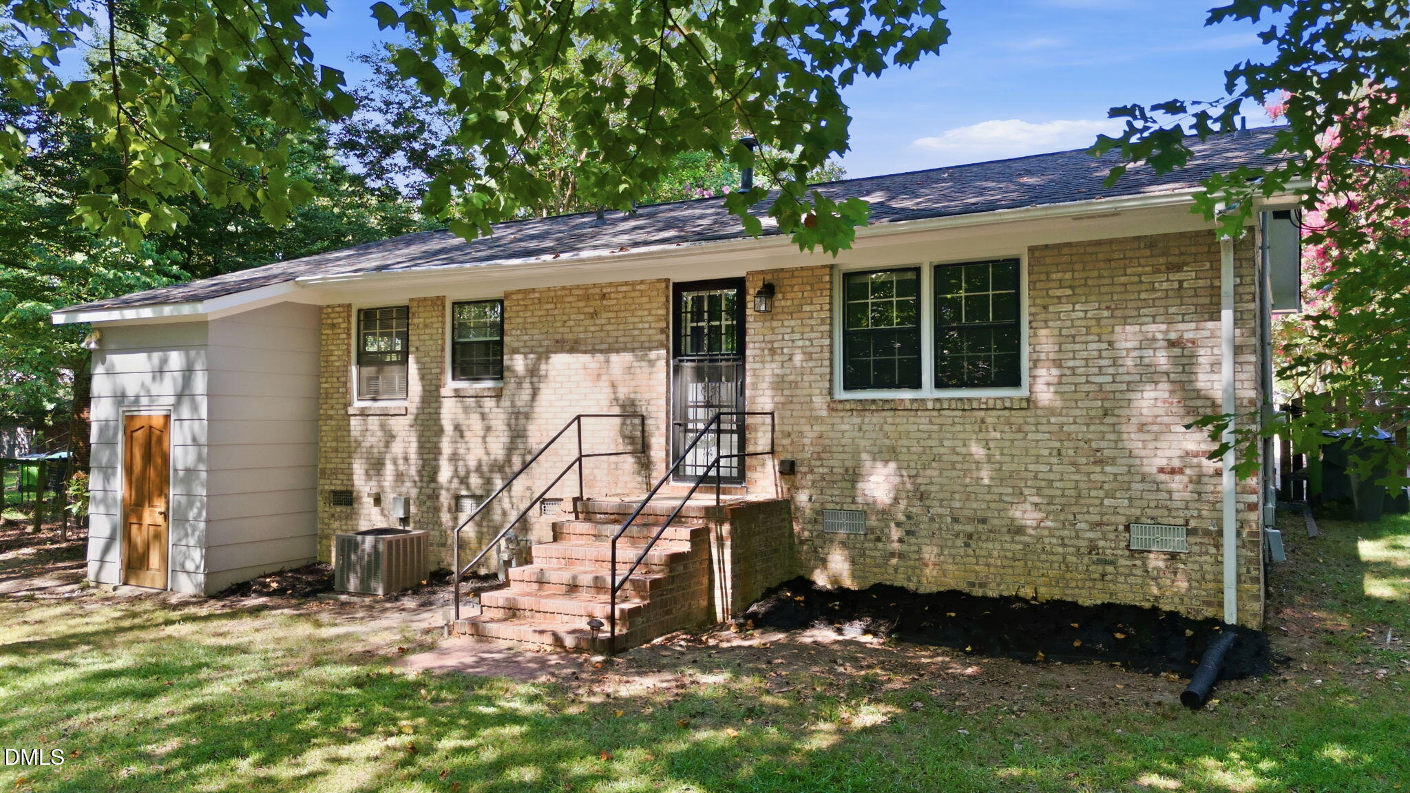909 Bryn Mawr Court