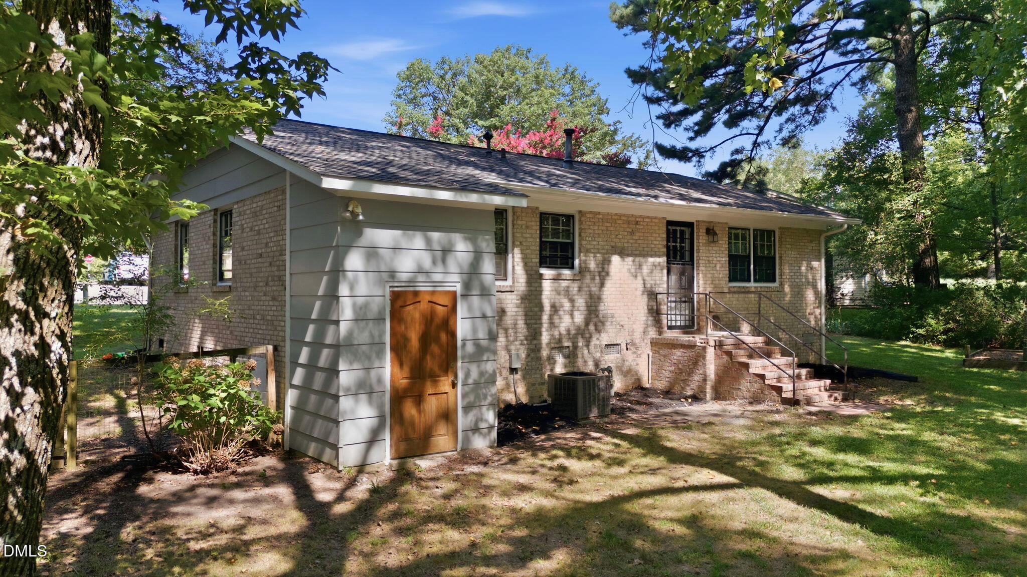 909 Bryn Mawr Court