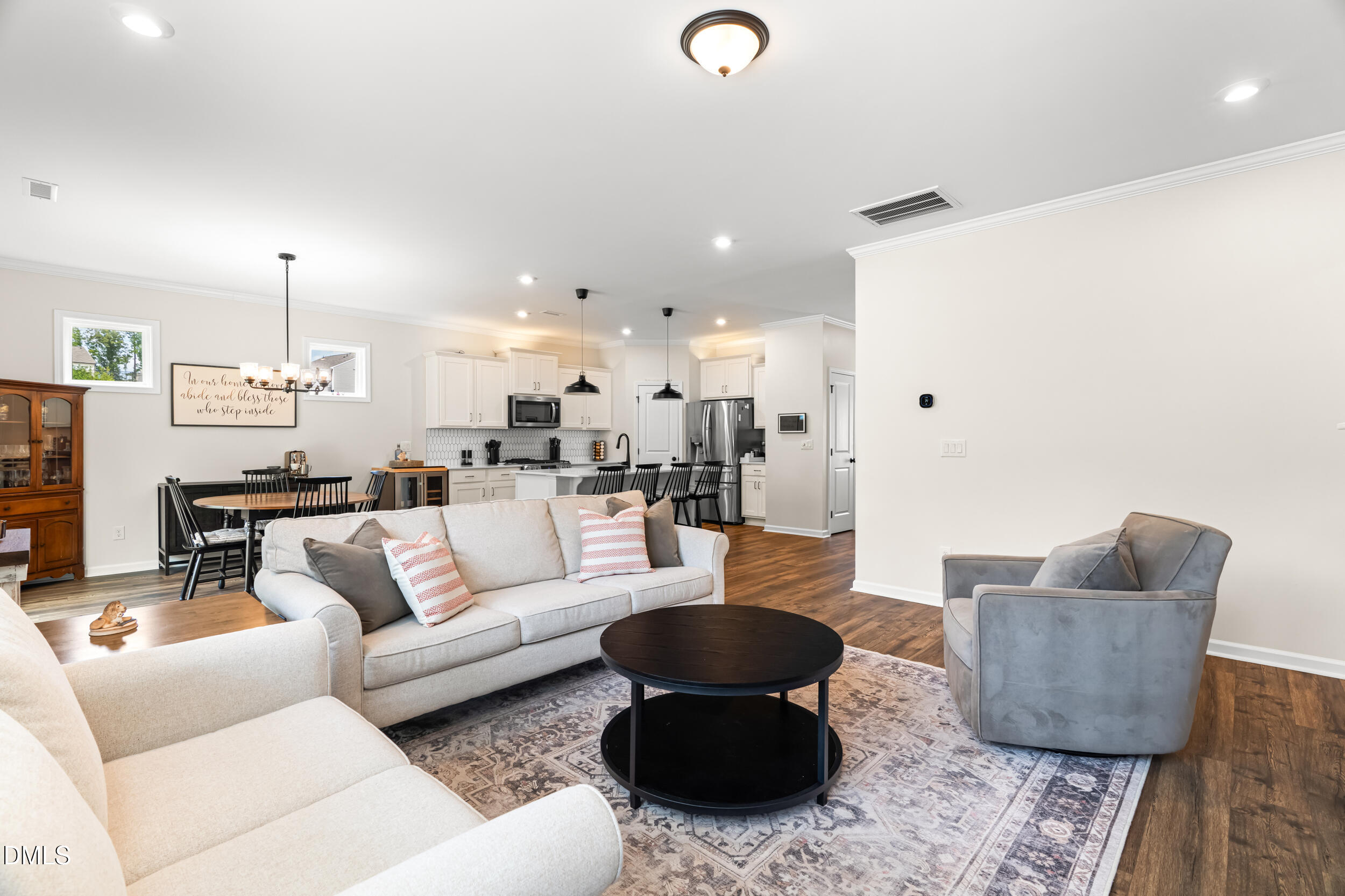 100 Capanne Court