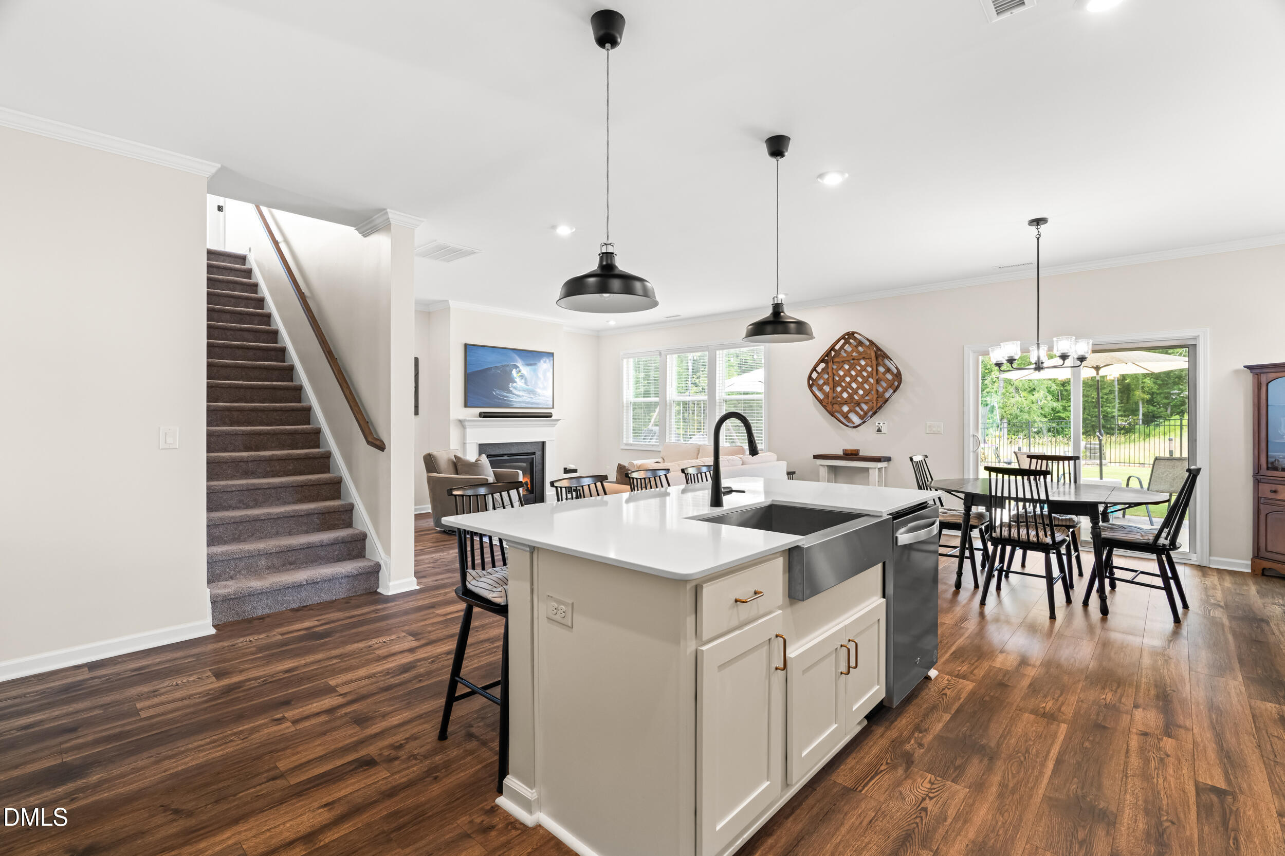 100 Capanne Court
