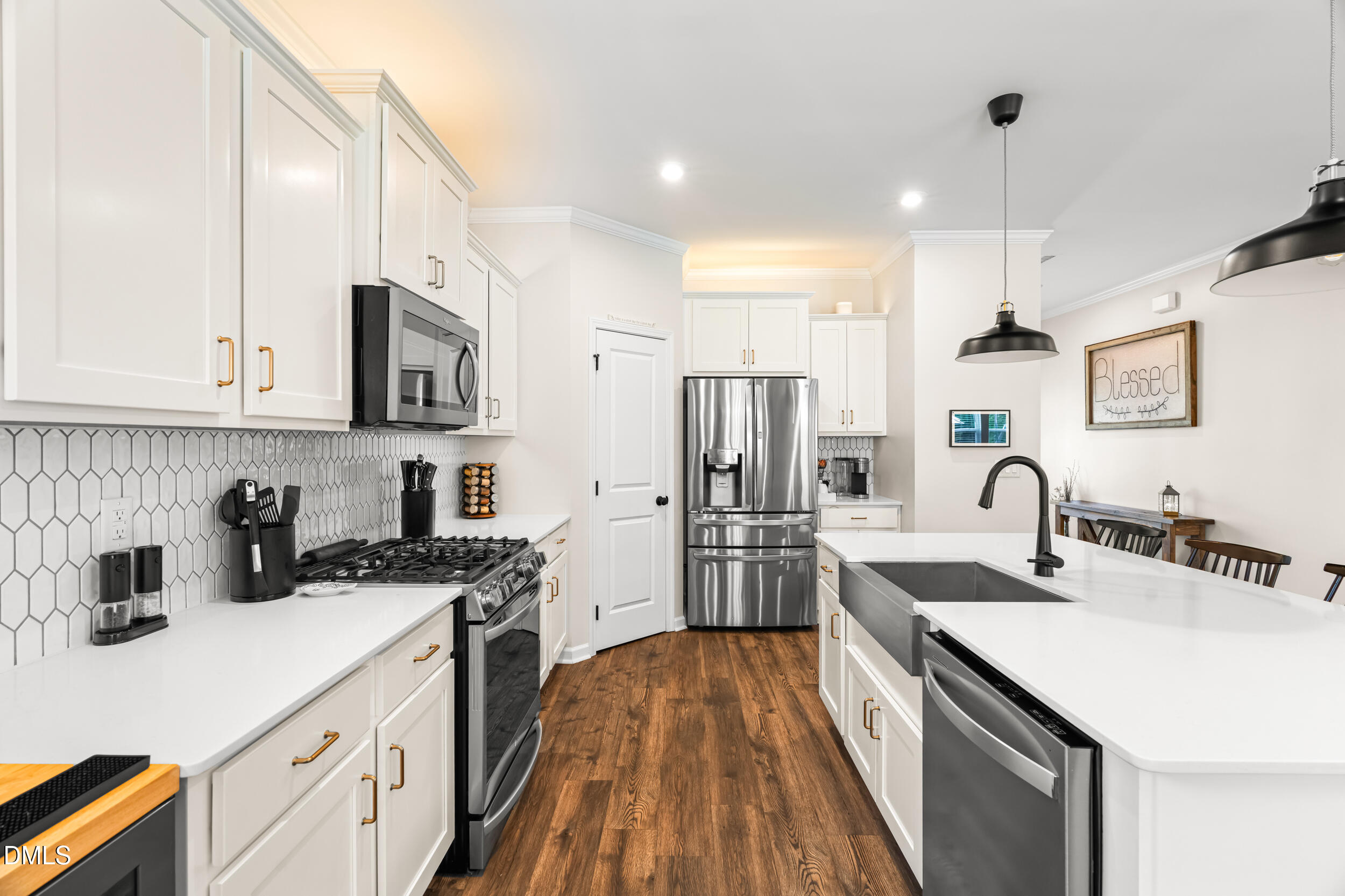 100 Capanne Court