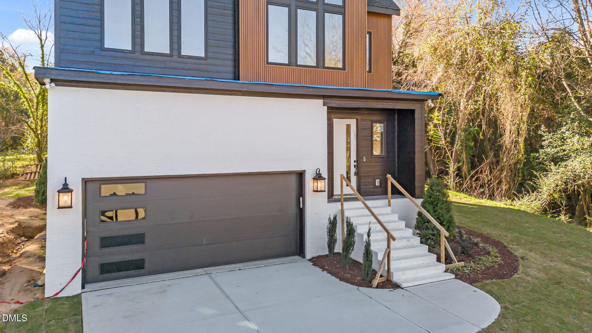 1005 Phoenix Place